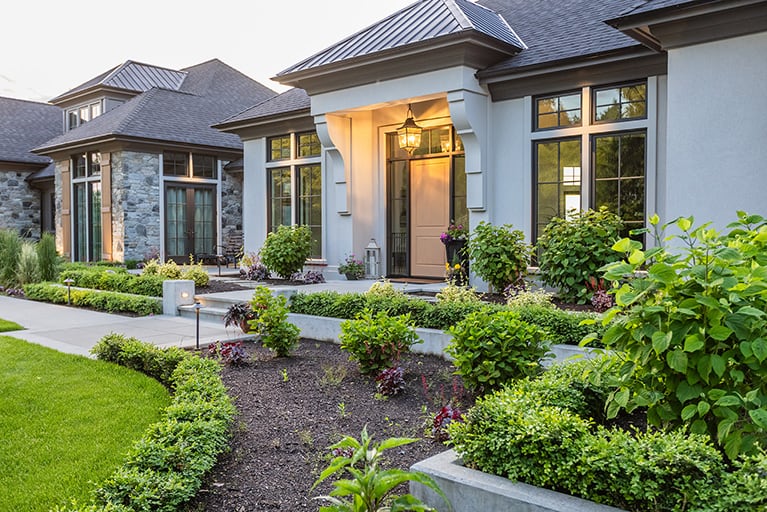 Fraser Valley landscaping company creating custom backyard designs